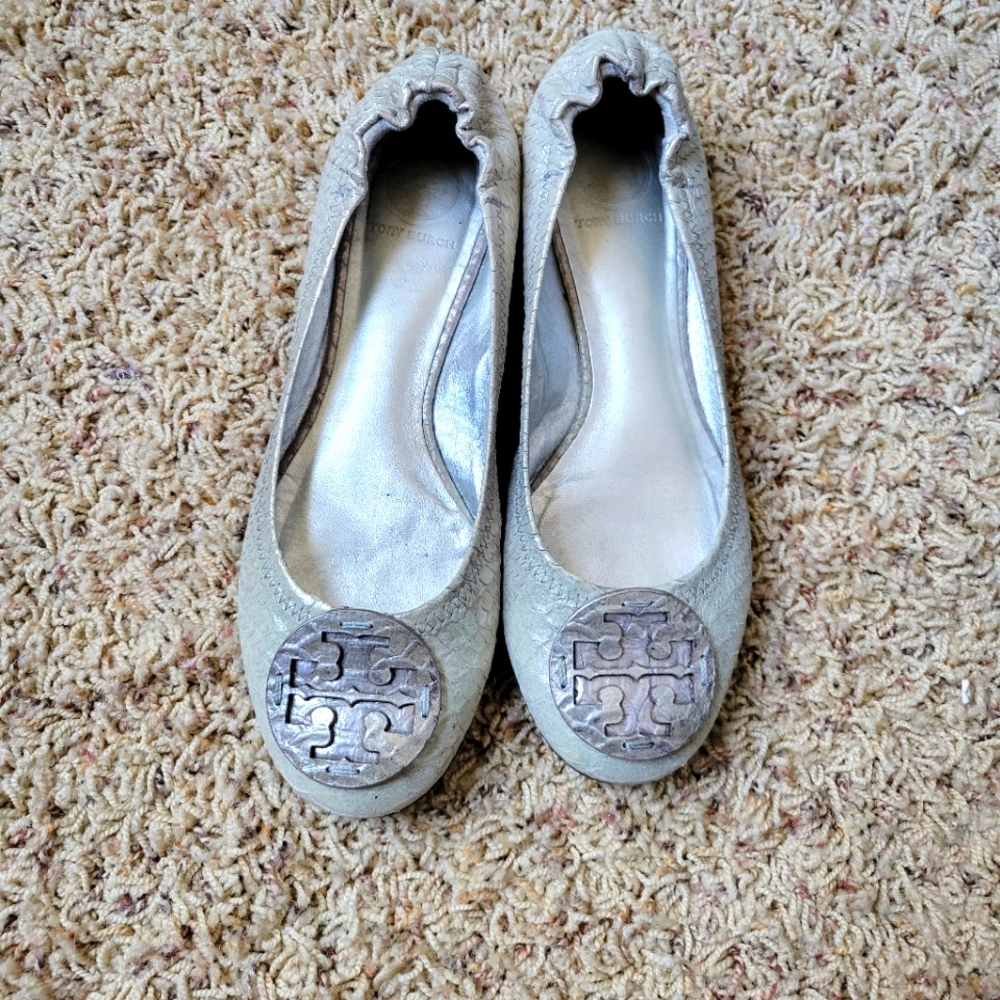 Tory Burch ballerina sliver flats size 9